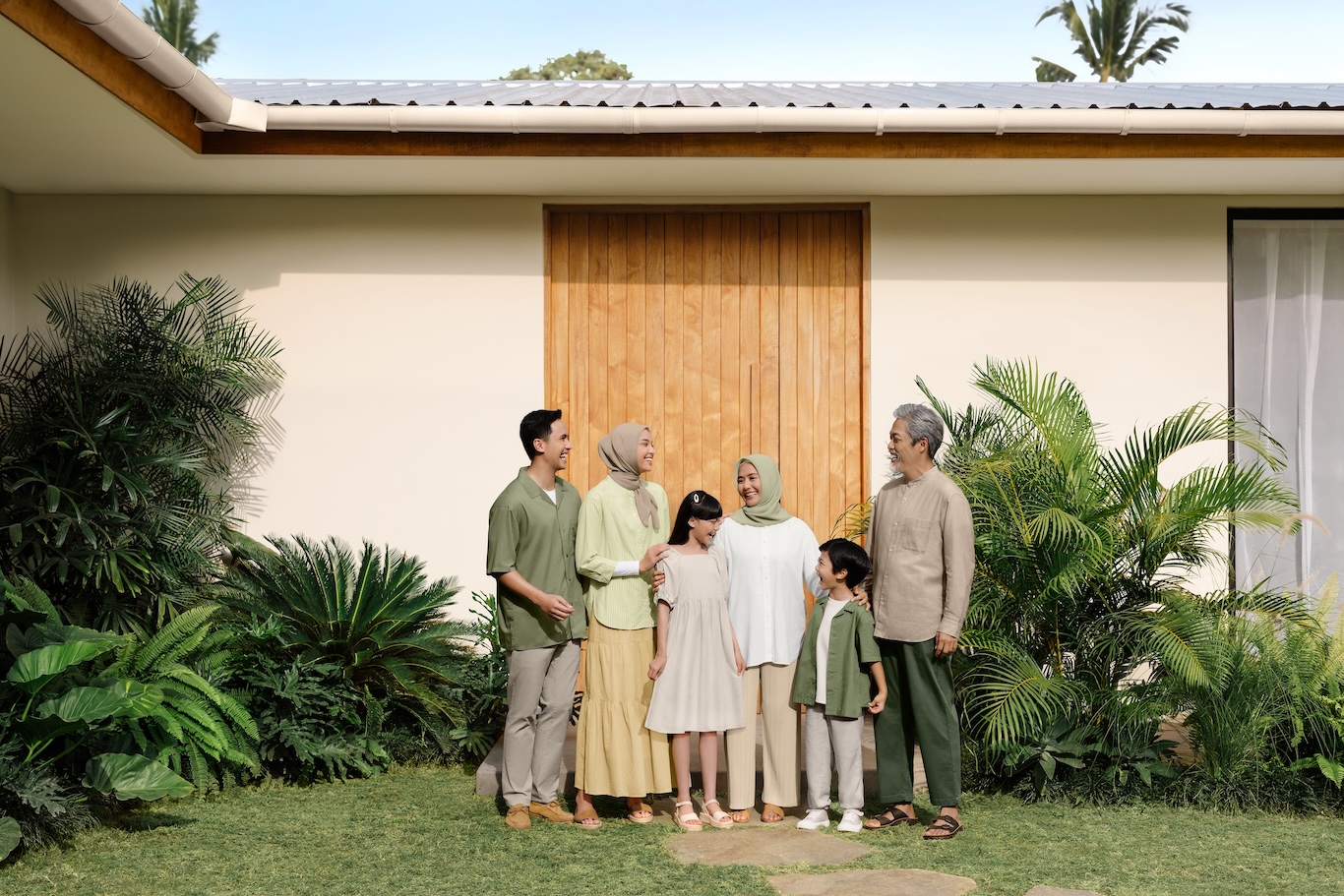 Rayakan Ramadan, Uniqlo Rilis Koleksi Hari Raya Essential
