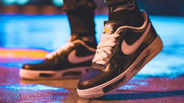 7 Sepatu Ikonik yang Wajib Kamu Punya Sebelum Kehabisan! (Jangan Sampai Nyesel!)