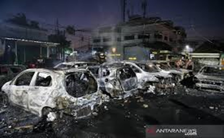 Ilustrasi mobil terbakar di Tanah Abang