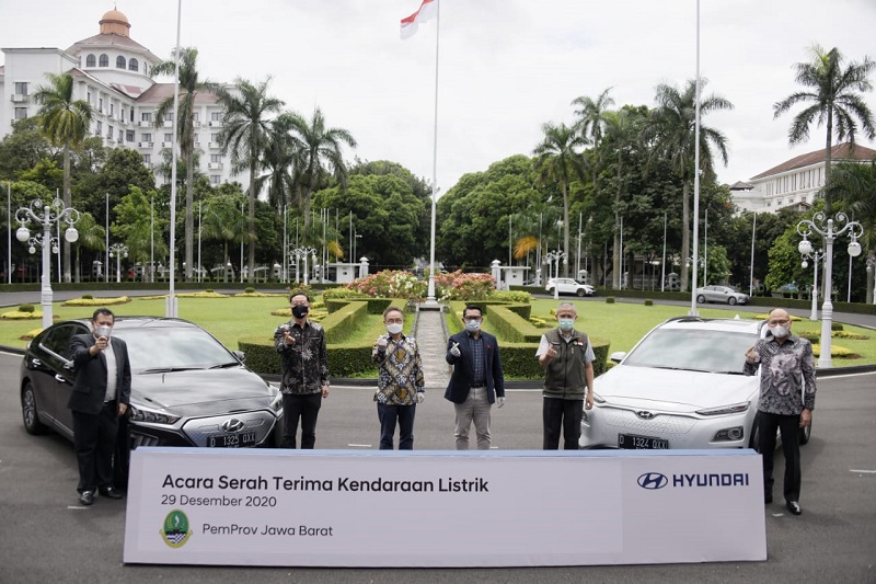Ridwan Kamil Jadi Gubernur Pertama Jadikan Mobil Listrik Jadi Kendaraan Dinas