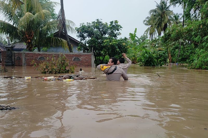 Banjir di Sumbawa Makin Memburuk