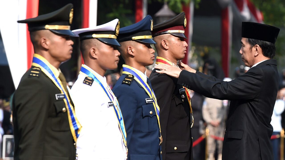 Pelantikan Perwira Remaja TNI-POLRI Di Istana Presiden