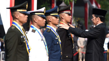Pelantikan Perwira Remaja TNI-POLRI Di Istana Presiden