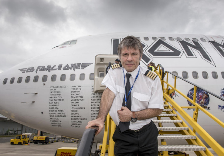 Bruce Dickinson Tak Lagi Menjadi Pilot Saat Tur Bersama Iron Maiden
