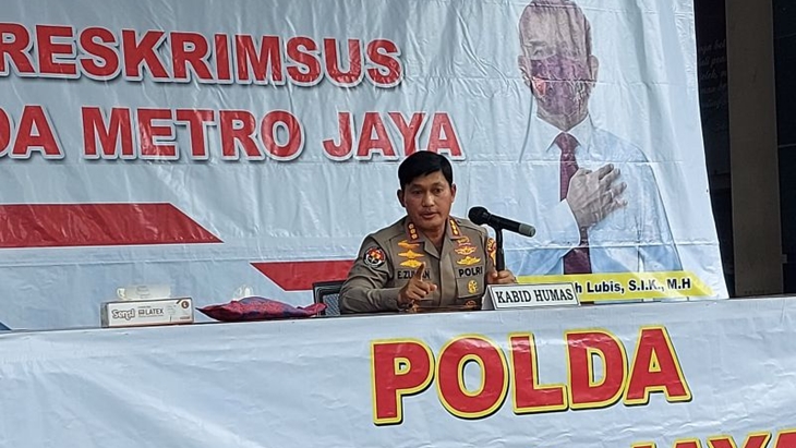 Kapolda Metro Cuek saat Biodata Dirinya di Wikipedia Diedit Negatif