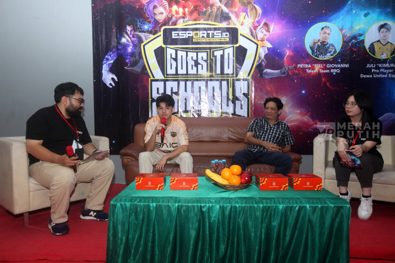 Keseruan Esports.id Goes to School Sambangi SMK Letris 2 Tangsel