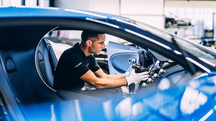 Bugatti Butuh 16 Pekan untuk Bangun Interior Centodieci