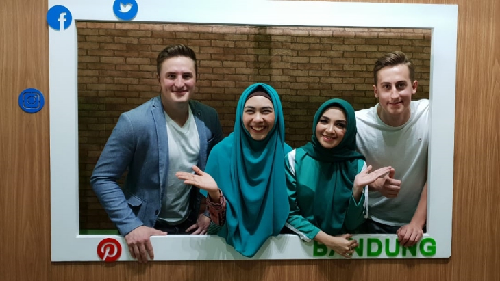 Oki Setiana Dewi Jajal Bisnis Baru di Bandung