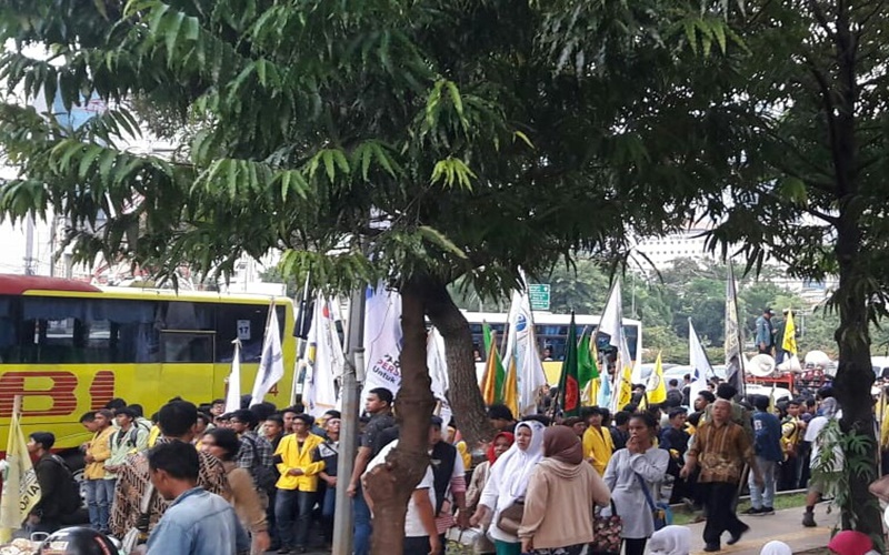 Ratusan mahasiswa demo di Hotel Sultan Jakarta