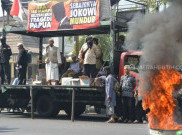 Ormas Islam Demo di Mapolresta Surakarta, Bakar Bendera OPM
