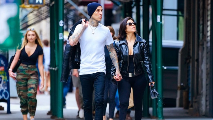 Travis Barker dan Kourtney Kardashian Resmi Bertunangan