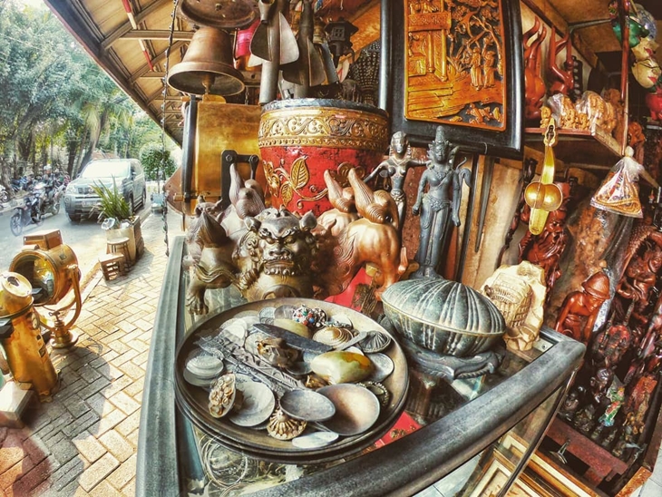 Pasar barang antik Jalan Surabaya. (Foto: Pixabay/instagram.com/artmerung)