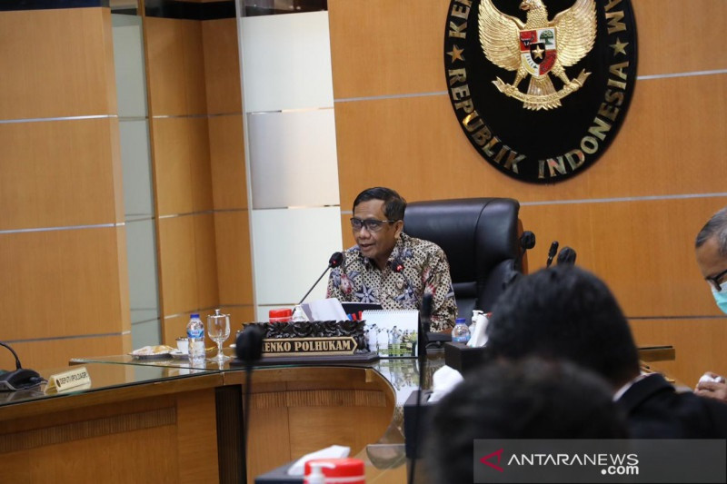 Mahfud MD: Jangan Bayar Pinjol Ilegal, Diteror Lapor Polisi