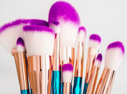 Bersihkan Kuas Makeup, Bisa jadi Sarang Kuman
