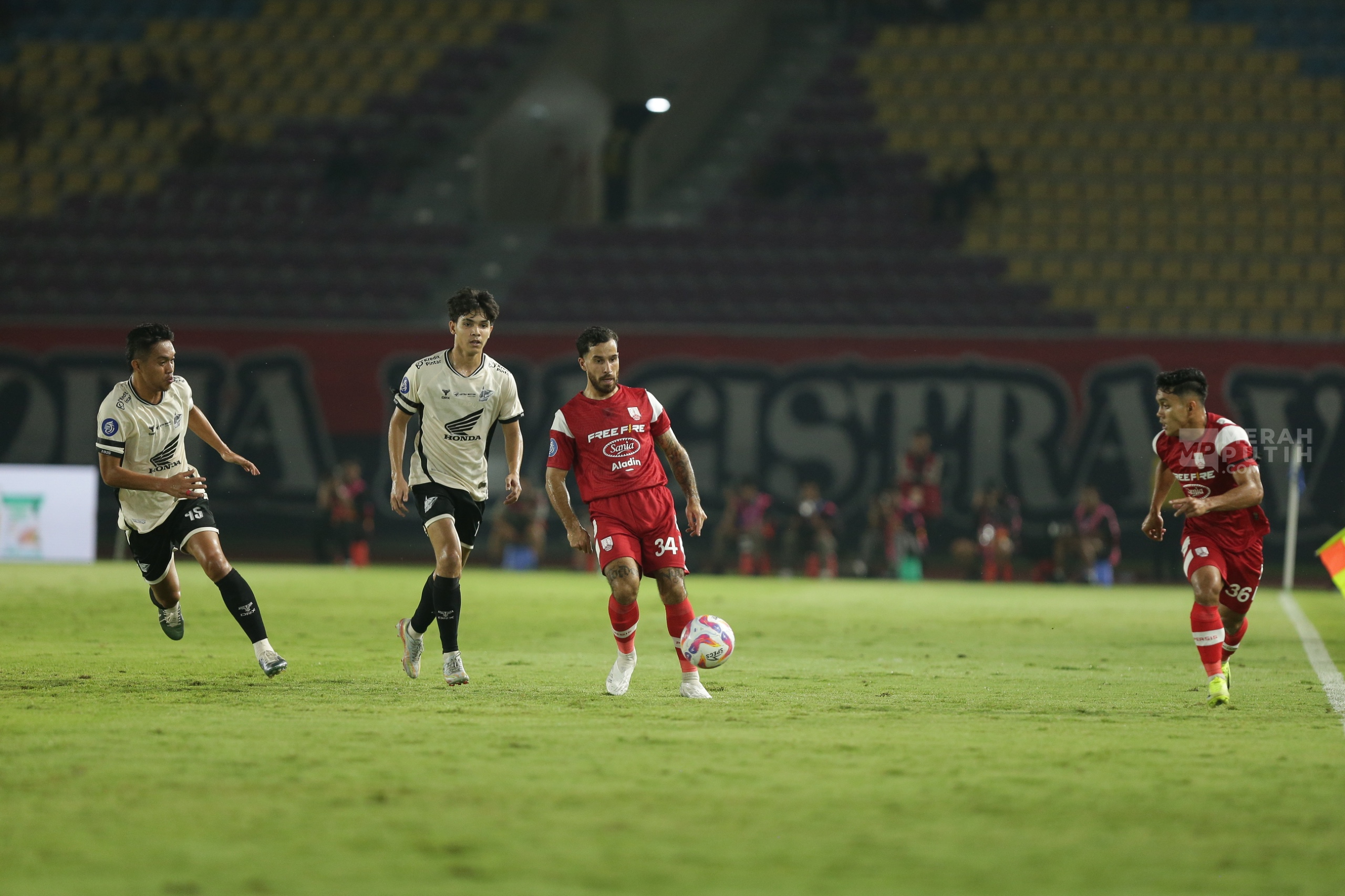 Kalah 0-1 dari PSM di Kandang, Pelatih Persis Soroti Hukuman Kartu Merah