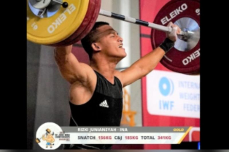 Lifter Rizky Amankan 1 Tiket ke Olimpiade Paris