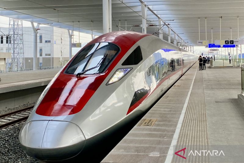 Kereta Cepat Jakarta-Bandung Angkut Lebih dari 220 Ribu Penumpang Selama Libur Nataru