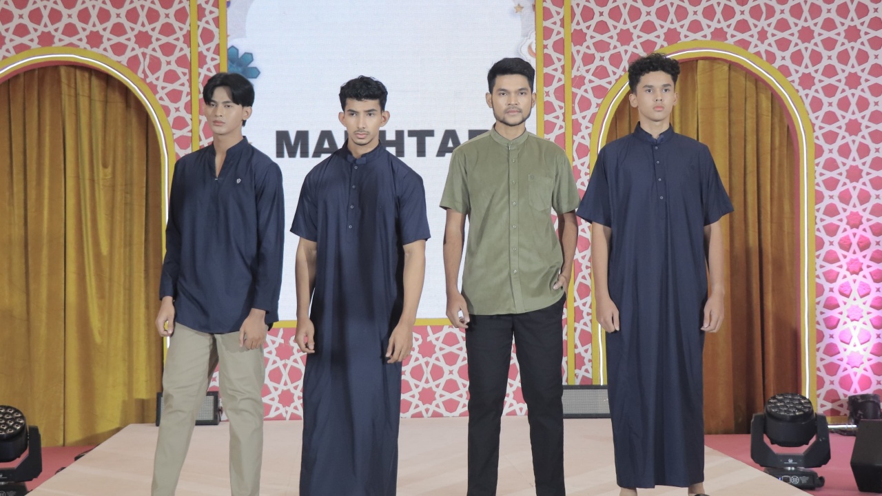 Tips Baju Lebaran Pria ala Desainer Ariy Arka, Penting Beri Keleluasaan Bagian Perut