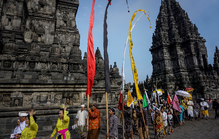 Prosesi Tawur Agung Digelar di Candi Prambanan