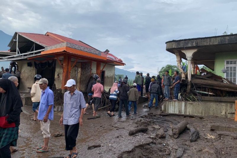19 Meninggal, Beberapa Dilaporkan Hilang Akibat Banjir Lahar Dingin Gunung Marapi