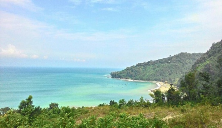 Libur Sekolah Berakhir, Pantai Sukabumi Dipenuhi Wisatawan