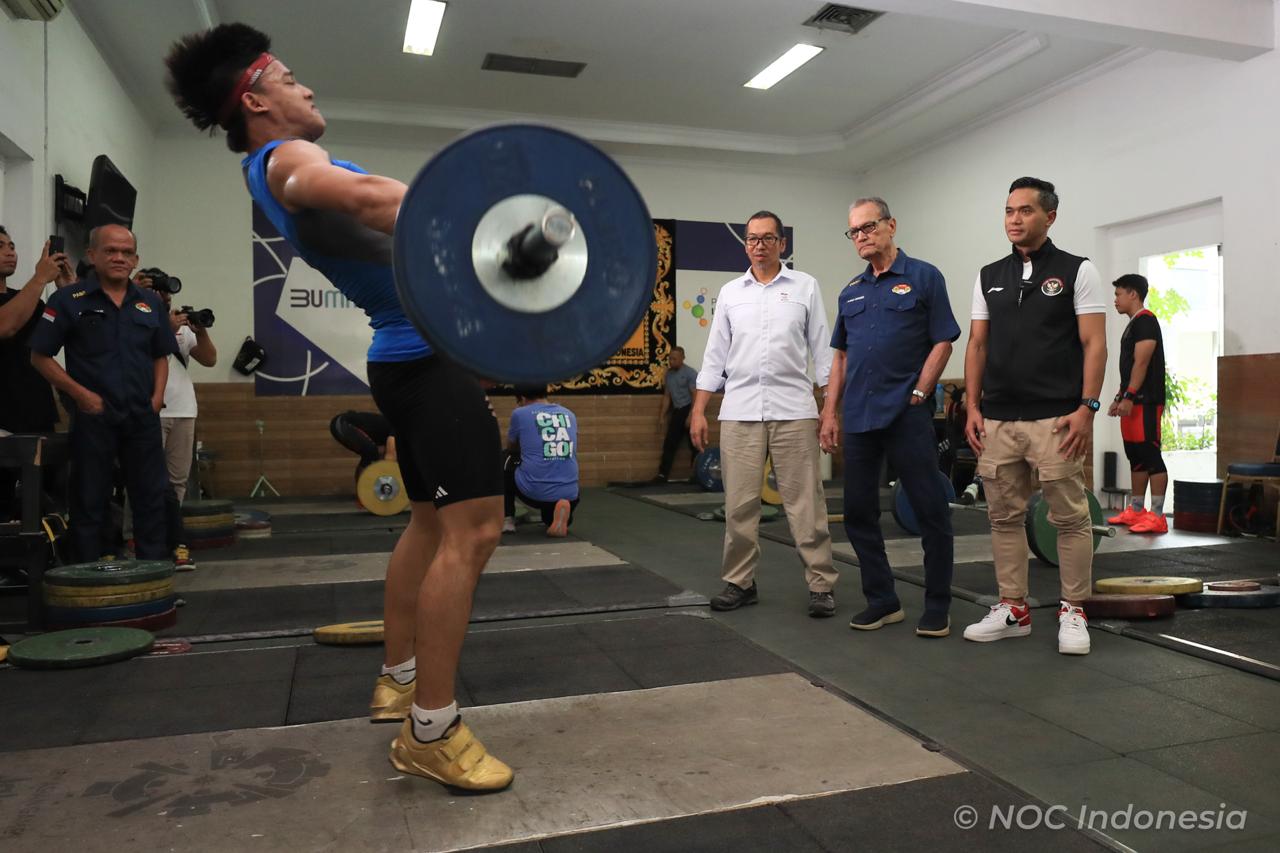 Lifter Rizki Juniansyah Pede Bisa Kalahkan Lawan Terberat di Olimpiade Paris