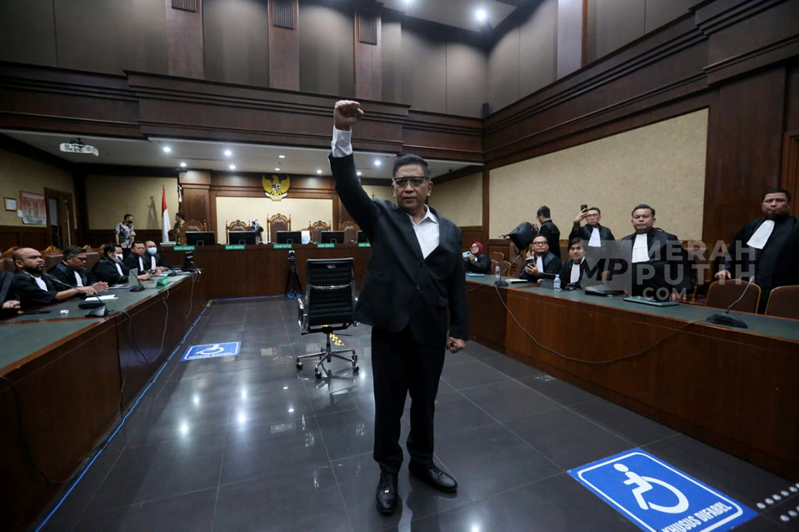 Momen Sekjen PDIP Hasto Kristiyanto Divonis 3,5 Tahun Penjara oleh Pengadilan Tipikor