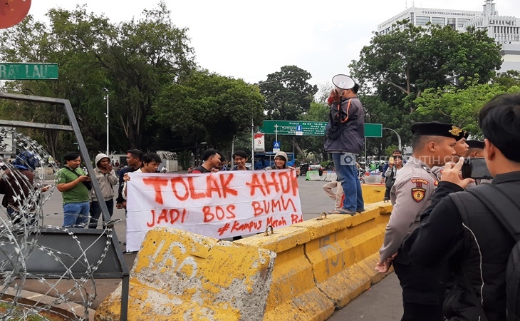   Aksi Tolak Ahok Jadi Bos BUMN Diikuti Belasan Orang
