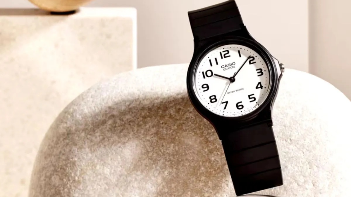 Casio MQ24-7B2, Jam Tangan Fungsional Berdesain Simpel dan Minimalis