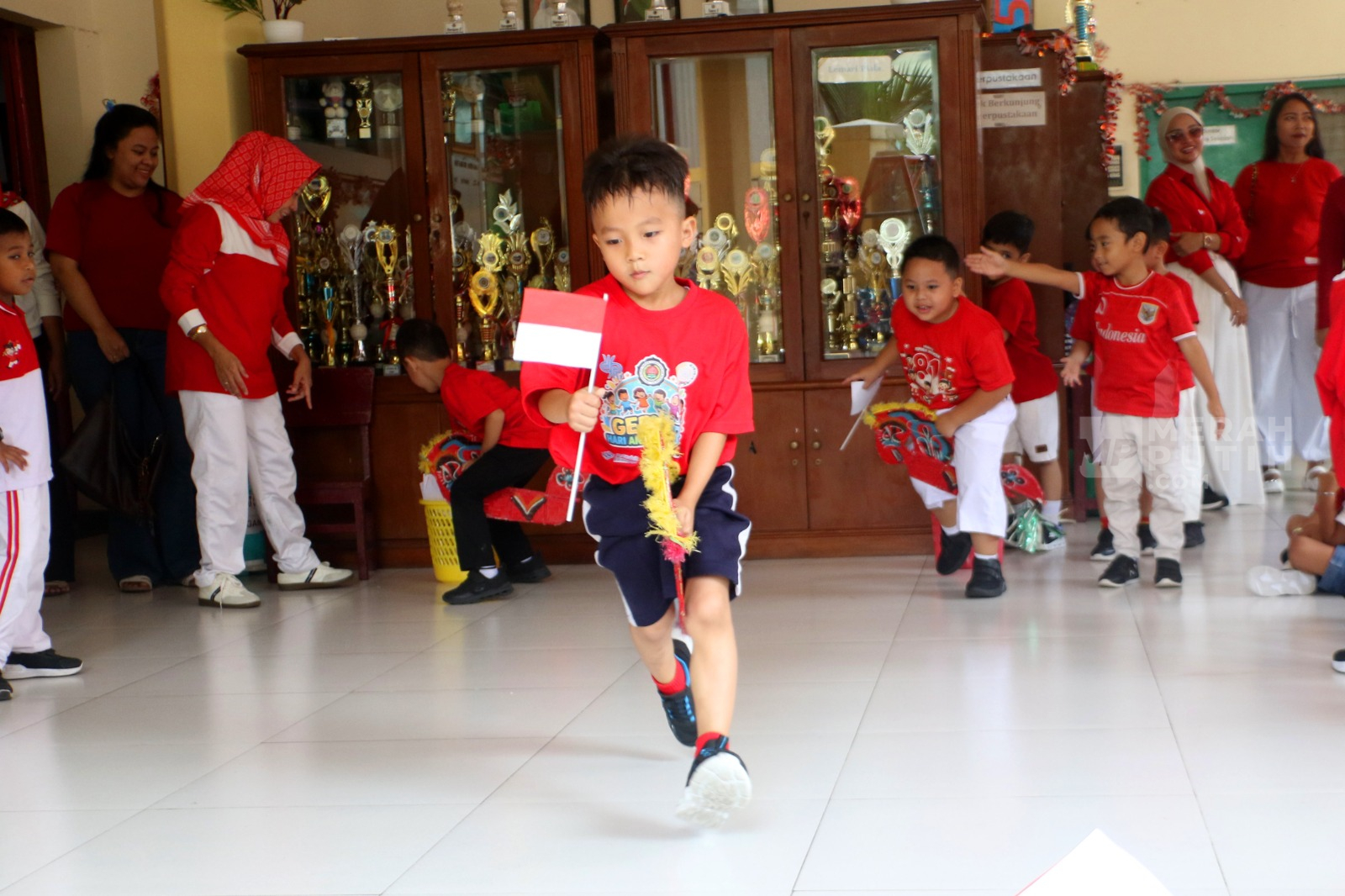 Menanamkan Semangat Nasionalisme Lewat Lomba HUT ke-81 RI di TKN Tegal