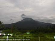 Gunung Api Lewotobi Laki-Laki Masih di Level Awas, Embusan Asap Masih Hiasi Kawah