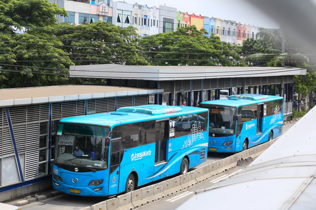 Dalam Tiga Tahun Setengah Bus TransJakarta Diganti Kendaraan Listrik