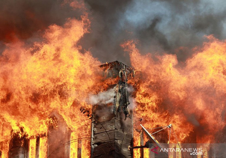  Puluhan Rumah Hangus Terbakar di Benhil, Ratusan Korban Terpaksa Mengungsi di GOR Tanah Abang