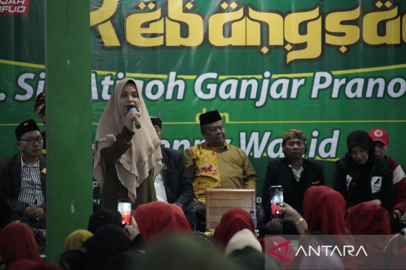 Atikoh Ikut Blusukan Bantu Pemenangan Ganjar, Tak Ada UU yang Dilanggar