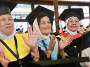 1.618 Lansia Diwisuda di TMII, Pecahkan Rekor Wisudawan Terbanyak