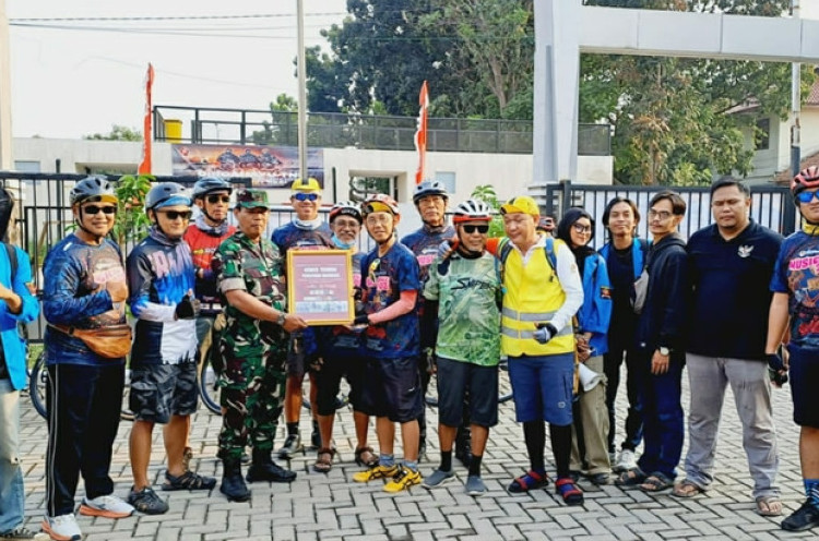 Gowes Persatuan Indonesia dari Tangsel - Bandung Bukti Kehadiran TNI di Tengah Rakyat