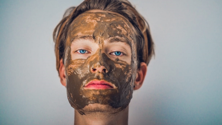 Kesalahan Saat Memakai Masker Wajah