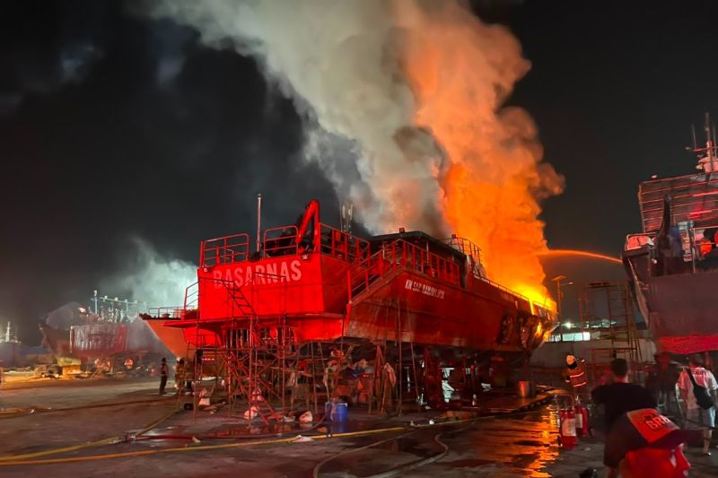 Kapal SAR Ramawijaya Terbakar, Damkar Pastikan Tidak Ada Korban Jiwa