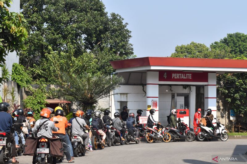 Jokowi Sebut APBN Surplus, Harga BBM Bersubsidi Harusnya Tidak Naik