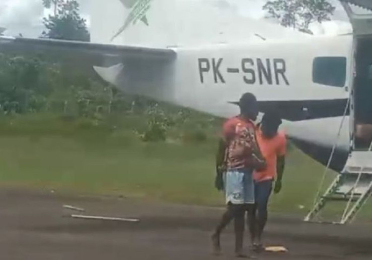 Kapolri Perintahkan Kejar Semua Pelaku Penembakan Pesawat Smart Air di Papua