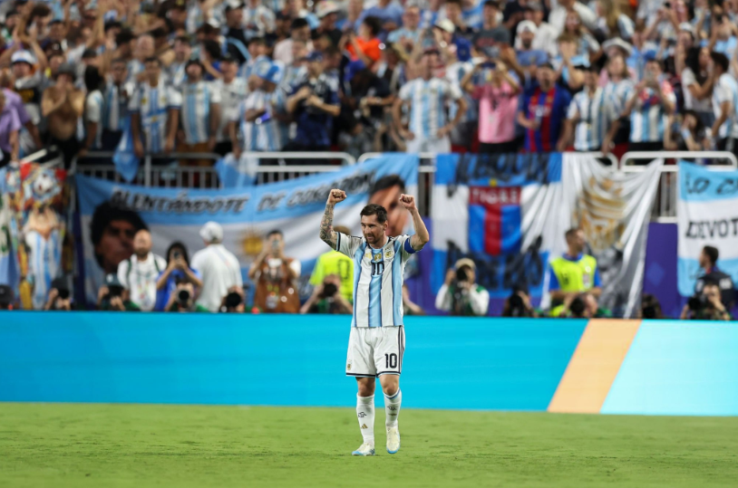 Lionel Messi Mewek Usai Cetak Gol, Senggol Nama Rafael Nadal Hingga Ronaldo Botak
