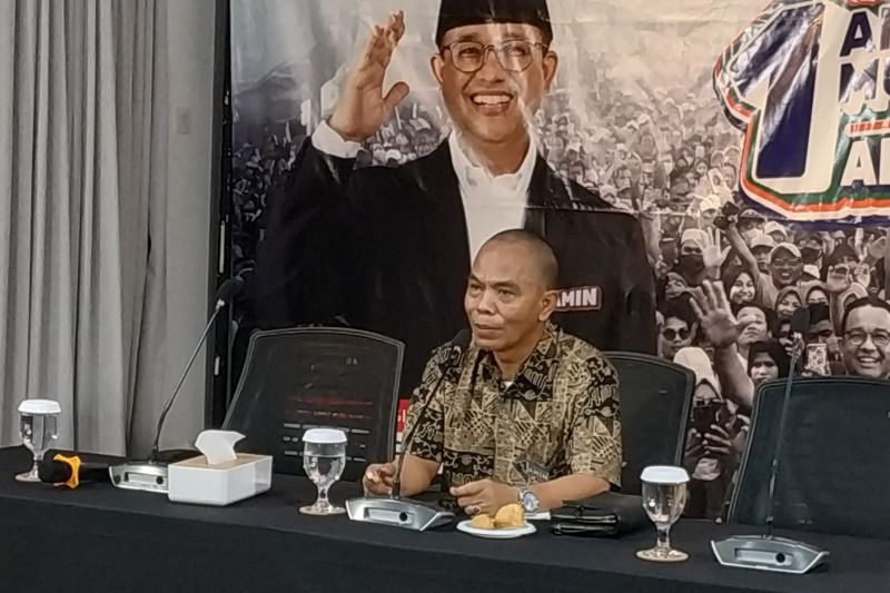 Dewan Pertimbangan Timnas AMIN, Awalil Rizky, dalam Diskusi Publik Ke-8 bertajuk "Komitmen AMIN Memperkuat BUMN" di Jakarta, Senin (5/2)