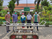 Troli Peti Jenazah Korban COVID-19 Beroda Tanks Karya UK Petra Surabaya