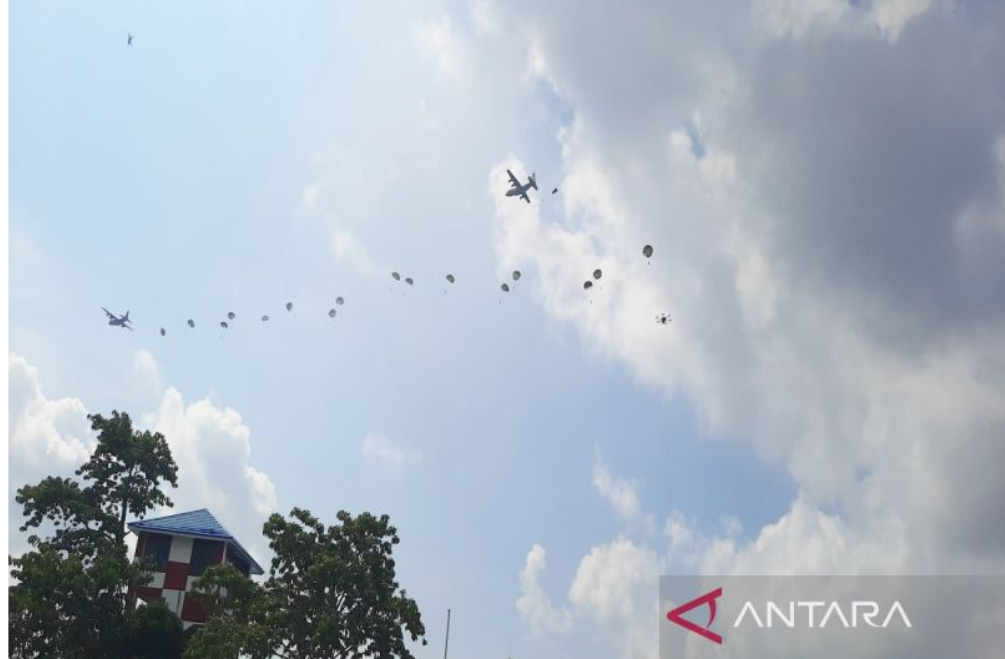Sukhoi Su-27/30 Hingga F-16 TNI-AU Hujani Langit Kalsel dengan Bom Berdaya Ledak Besar, Ada Apa?