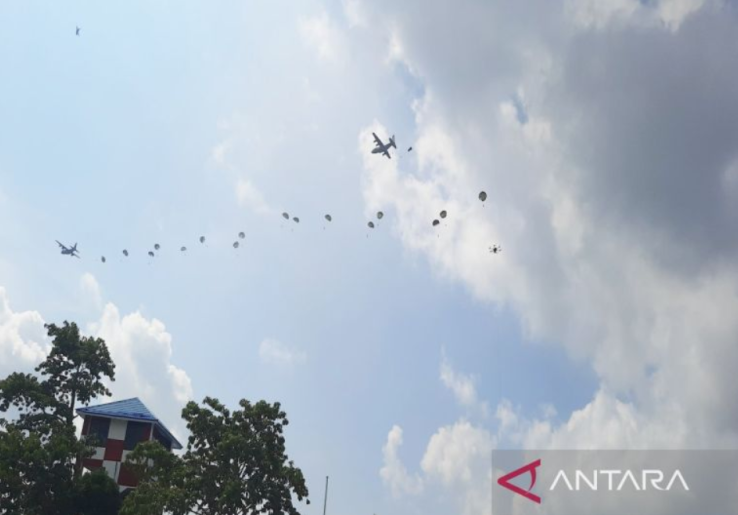 Sukhoi Su-27/30 Hingga F-16 TNI-AU Hujani Langit Kalsel dengan Bom Berdaya Ledak Besar, Ada Apa?