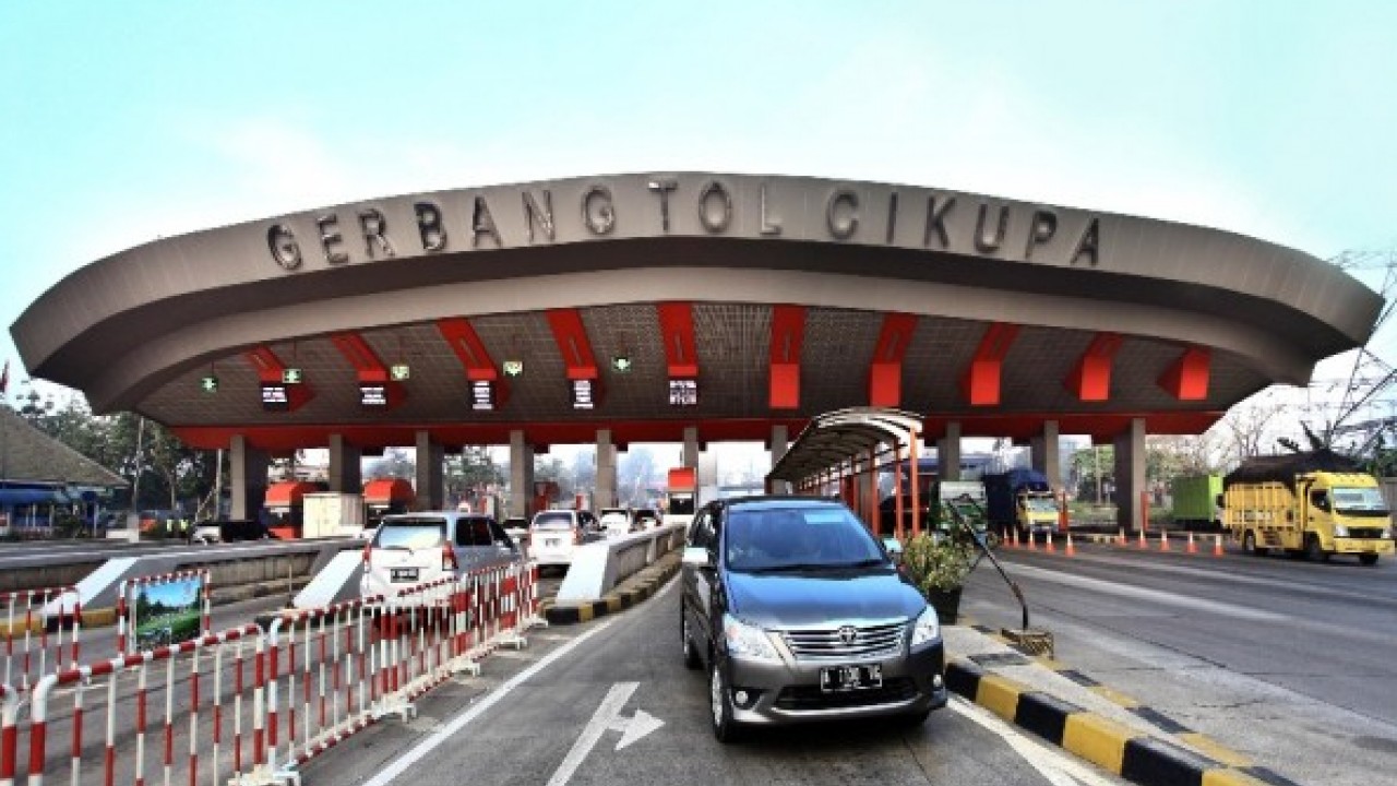 Angkutan Barang Cuma Boleh Lewat Pintu Tol Cikupa Jam 6-9 Pagi