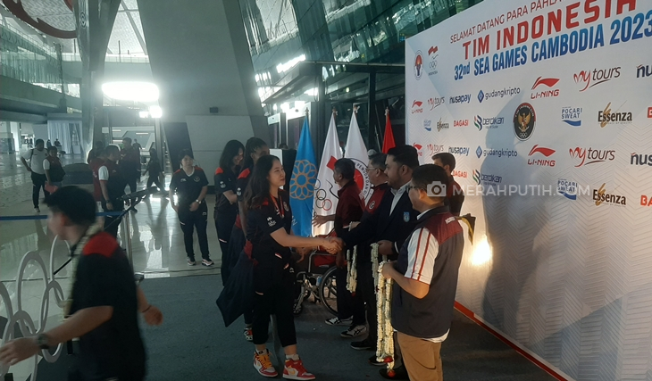 Penyambutan Timnas basket putri Indonesia di Bandara Soekarno-Hatta, Tangerang, Rabu (17/5). (Foto: MP/Kanugrahan)