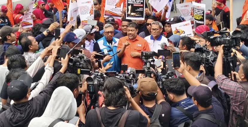 Ancaman PHK di Depan Mata, Kelompok Buruh Minta Aturan ini Dicabut