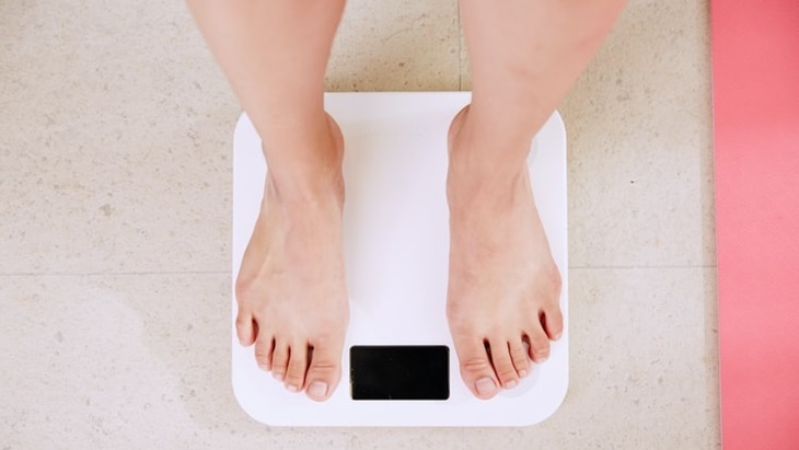Kebiasaan di Malam Hari yang Gagalkan Diet