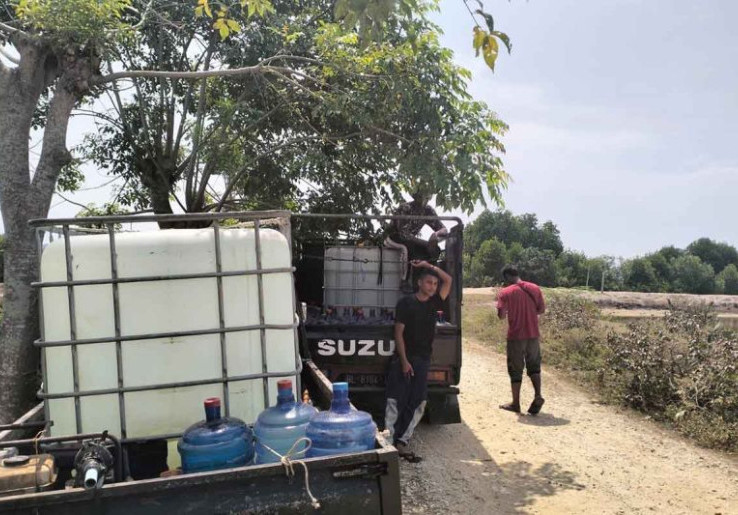 Warga Blokir Jalan ke Penampungan Imigran Rohingya